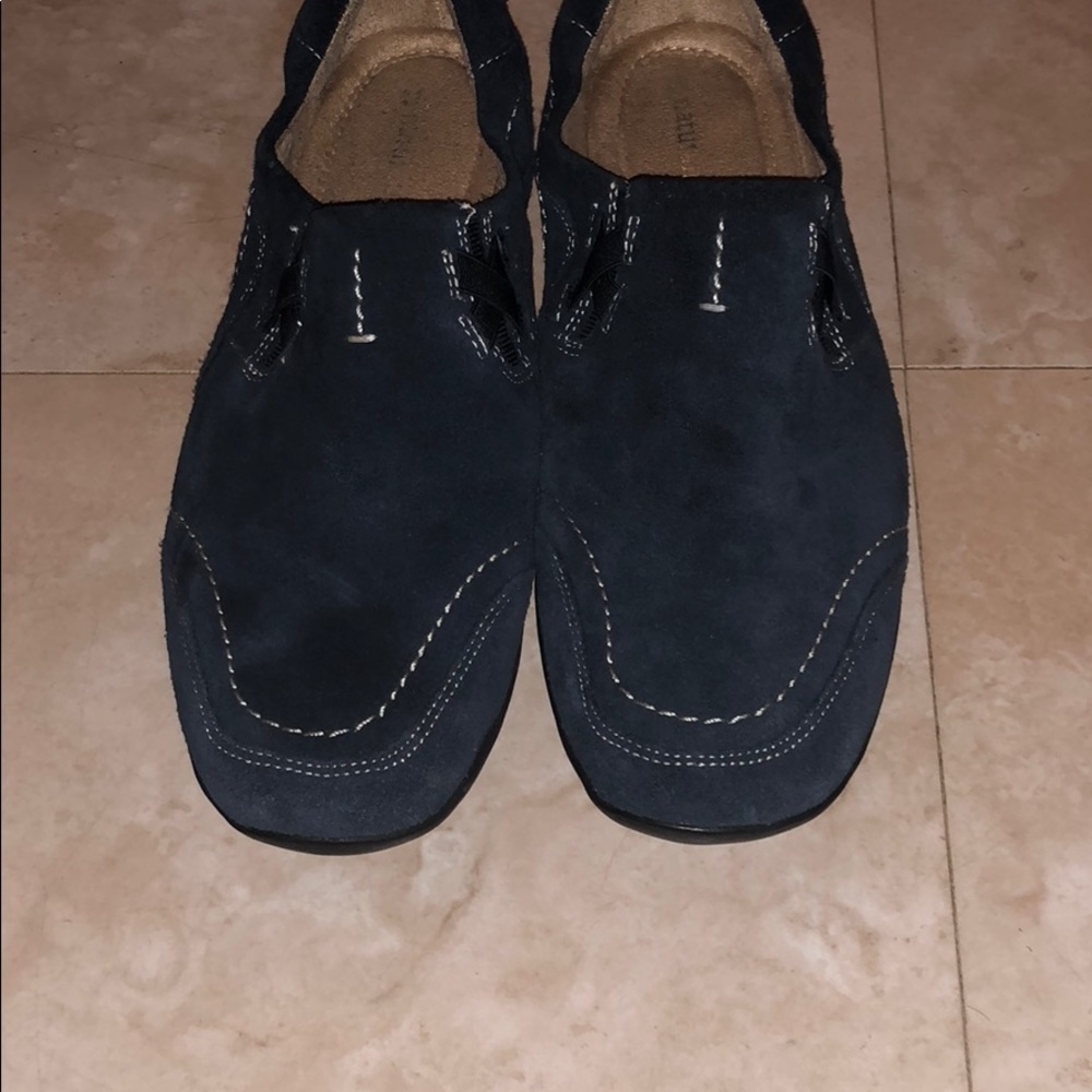 Navy blue Naturalizer
